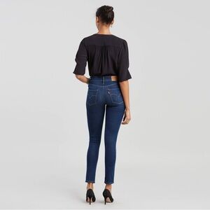 Levi’s Premium Women’s 721 High Rise Skinny Jeans in Up For Grabs Medium Wash 24